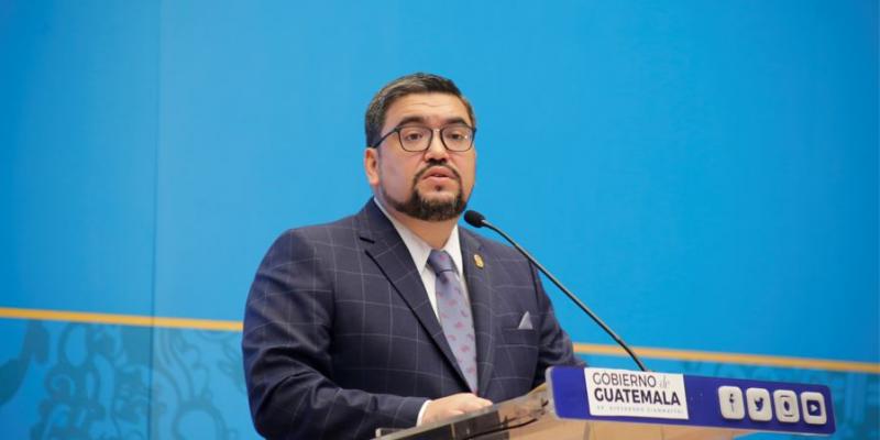 Alberto Pimentel Mata, Ministro de Energía y Minas.