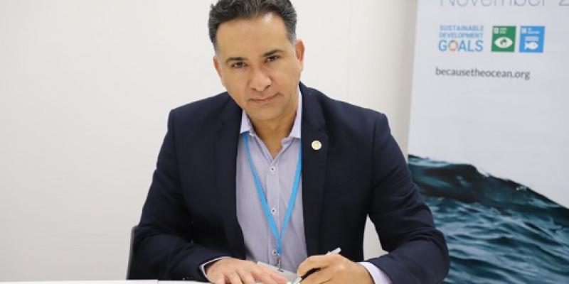 Ministro Rojas Espino firmó iniciativa para proteger océanos