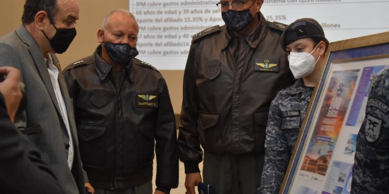 Presidente de la República evalúa resultados y ejecución del Ministerio de la Defensa Nacional y recibe la Política Nacional de Defensa