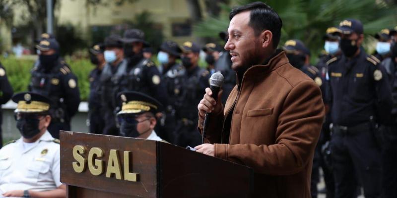 Ministro de Gobernación continúa con el trabajo de dignificación al personal de la PNC