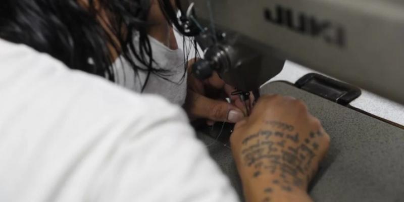 Privados de Libertad aprenden oficios en distintos talleres implementados dentro de cárceles del país