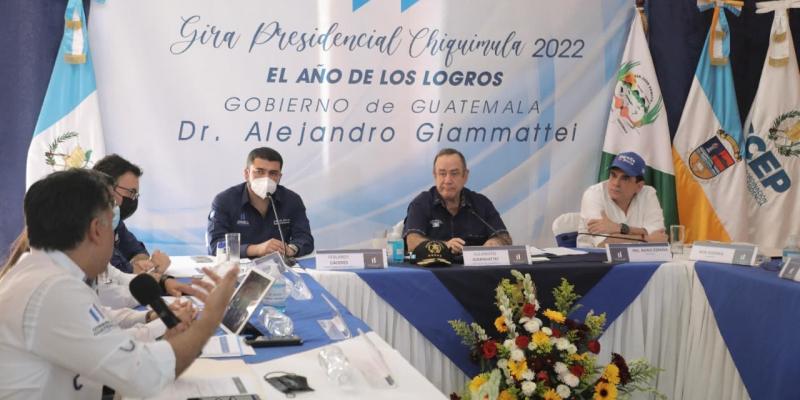 Ministro Mario Rojas y presidente Alejandro Giammattei impulsan el Reglamento 164-2021