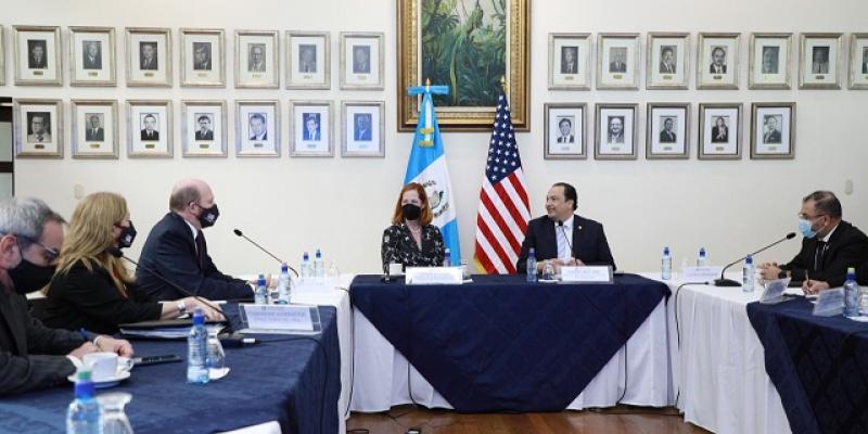 Canciller Mario Búcaro y subsecretaria Heide Fulton abordan temas de combate al crimen organizado transnacional