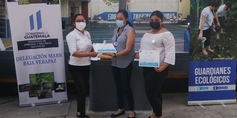 Jóvenes de Baja Verapaz asumen el compromiso de Guardianes Ecológicos