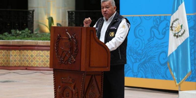 Ministro de Desarrollo informa sobre resultados de programas sociales