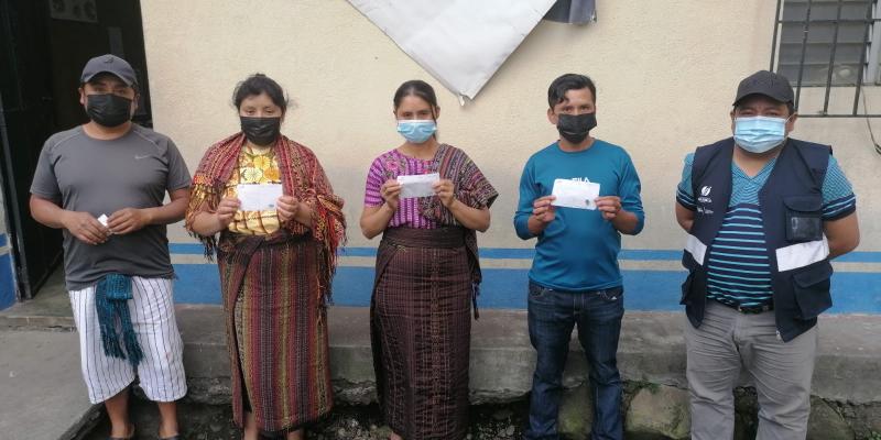 Usuarios de Beca Media en Santiago Atitlán, Sololá