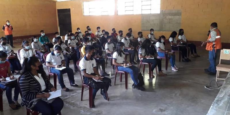CONRED imparte taller de capacitación a estudiantes del Instituto de Educación Básica, Senahú, Alta Verapaz.