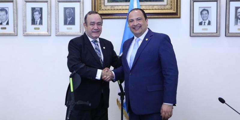 Presidente Alejandro Giammattei visita sede del Minex para conocer avances de Guatemala en política exterior