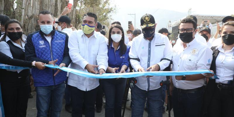 Presidente Giammattei y autoridades locales en inaguración de obras en el Departamento de Guatemala
