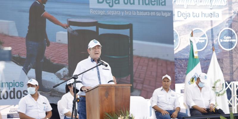 Presidente Alejandro Giammattei pide Playas Limpias durante la Semana Santa
