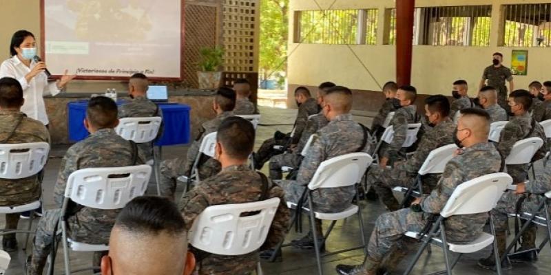 Militares de Zacapa son agentes de cambio para el medioambiente