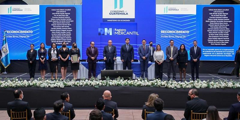 El evento fue presidido por el presidente Giammattei.