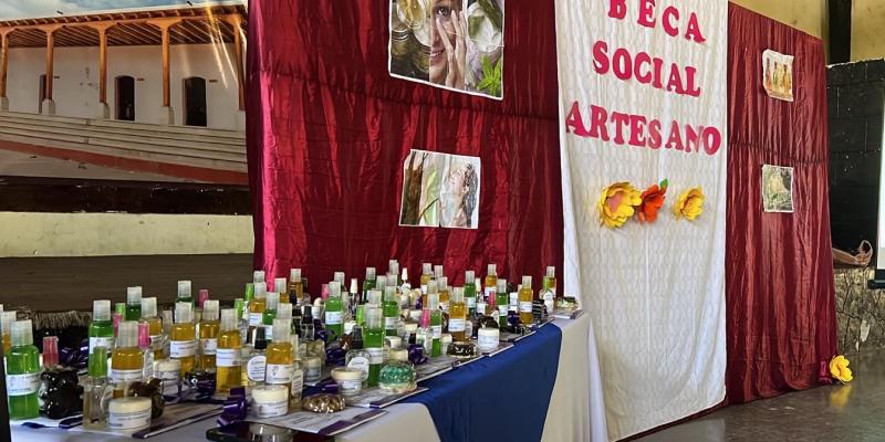Productos elaborados por personas usuarias del programa Beca Social Artesano