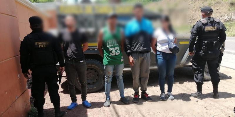 Remiten a 17 migrantes venezolanos y hondureños