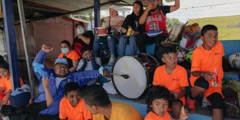 Los niños de la banda escolar amenizaron la mañana