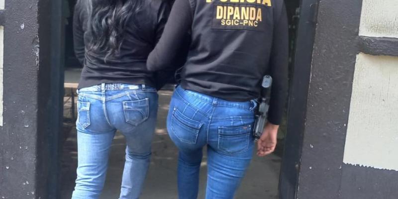 DIPANDA captura a dos personas por extorsión y hurto