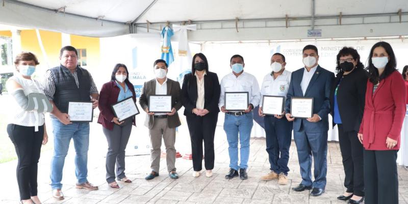 Certifican y Recertifican Municipios como Amigos de la Lectura