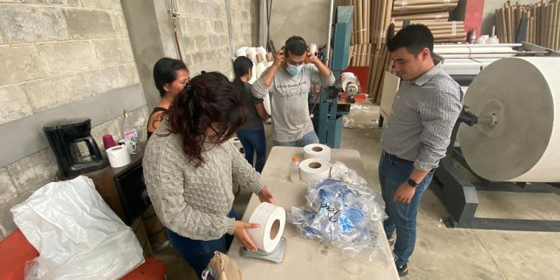 Trabajadores de la industria de papel