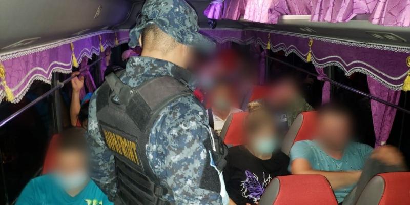 Presunto coyote capturado por traslado de migrantes