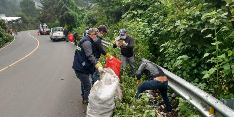 Saneamiento ambiental en Patzún es parte de “Hacé tu parte, no más basura”
