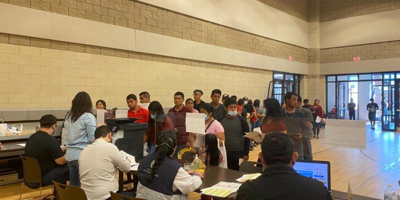 Mineduc certifica competencias de 664 guatemaltecos residentes en Estados Unidos