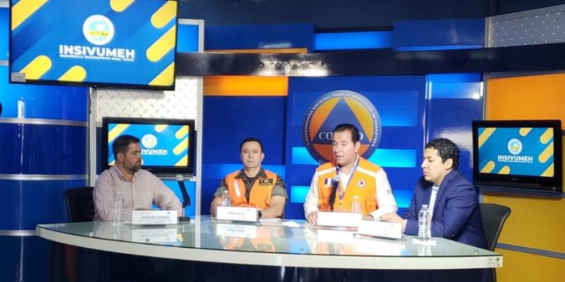 Conferencia de prensa sobre la atención a Ciclón Tropical