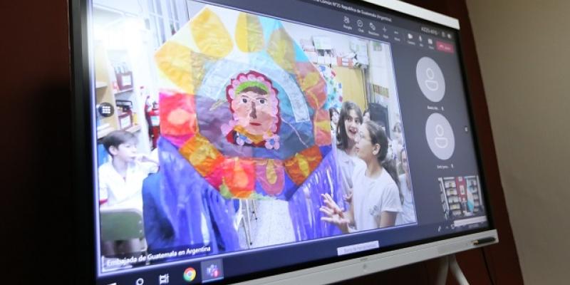 Canciller de Guatemala participa en conversatorio virtual con alumnos y profesores de Escuela República de Guatemala, ubicada en Argentina 