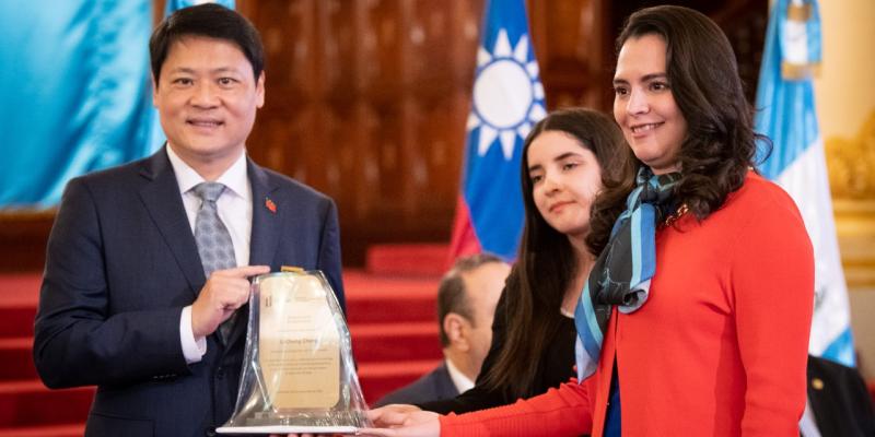 En los últimos tres años, Taiwán ha entregado becas de estudio a 410 guatemaltecos