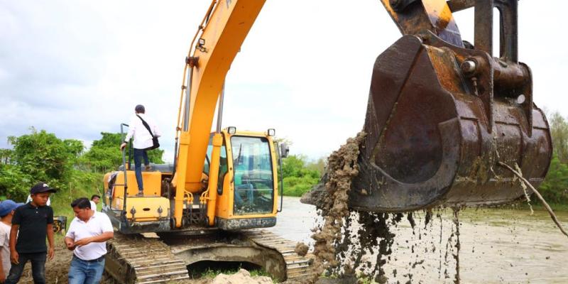 Dragado y construcción de puente en Jubuco.