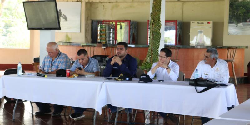 Solucionan problema de energía eléctrica en comunidades de Morales, Izabal
