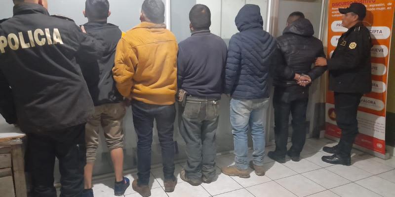Capturan a personas por robo de cardamomo en Cobán