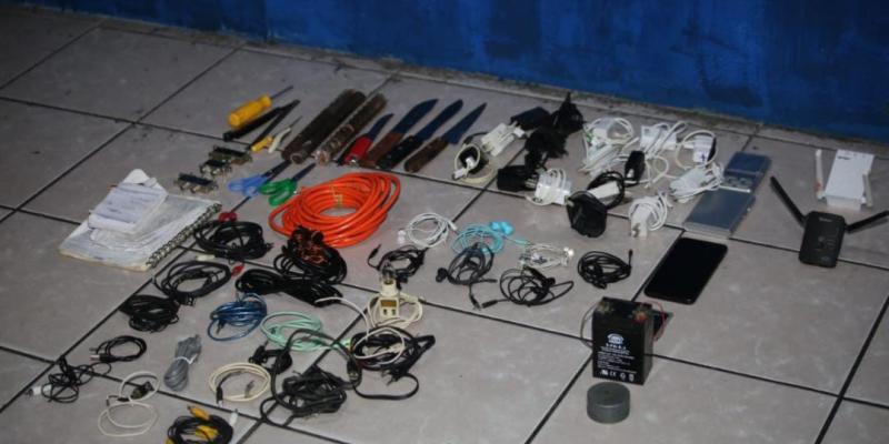 Localizan objetos ilícitos en Preventivo Para Varones de la zona 18