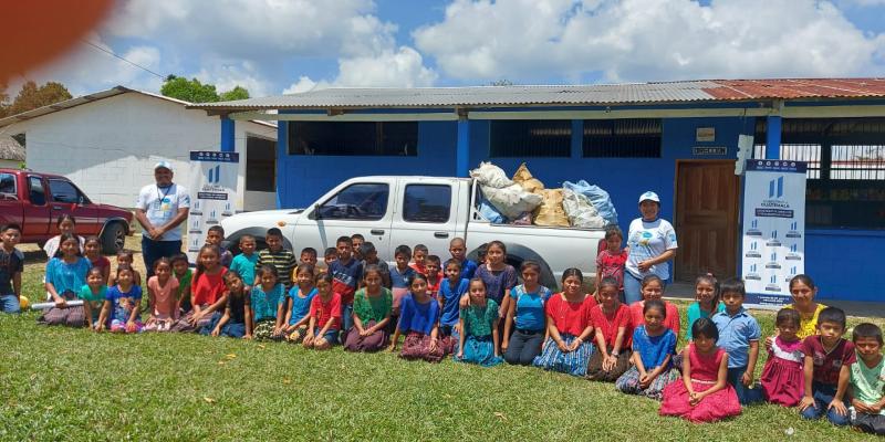 Estudiantes de Sayaxché aprenden sobre medioambiente