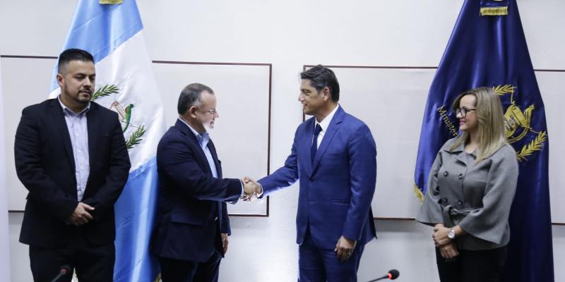 Firman convenio para impulsar procesos de formación del personal