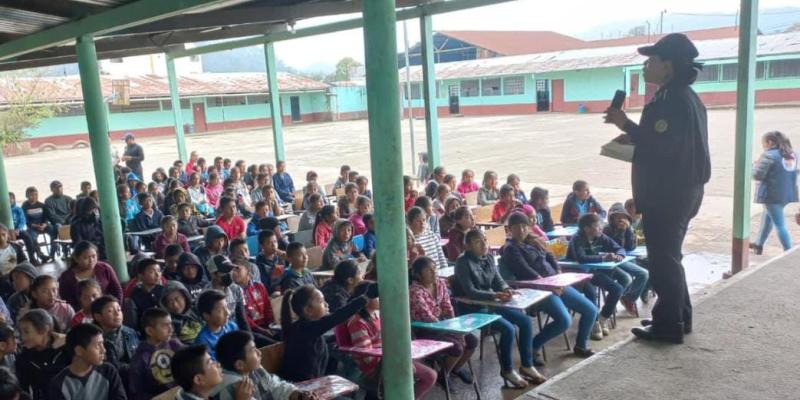 Desarrollan actividades preventivas en centros de enseñanza del país