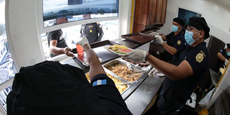 Autoridades promueven una alimentación saludable en comedores policiales