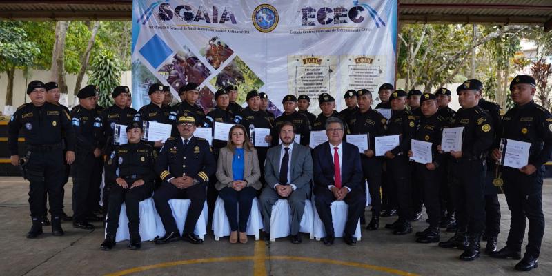 Agentes de la SGAIA se especializan en el manejo de sustancias químicas