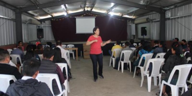 Fortalecen capacidades de docentes para la atención psicosocial 