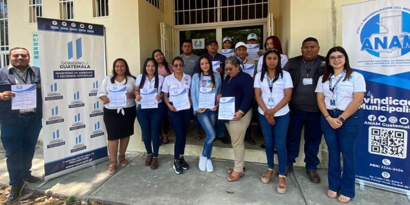 Técnicos ambientales de las 14 municipalidades de Petén capacitados en el Reglamento 164-2021