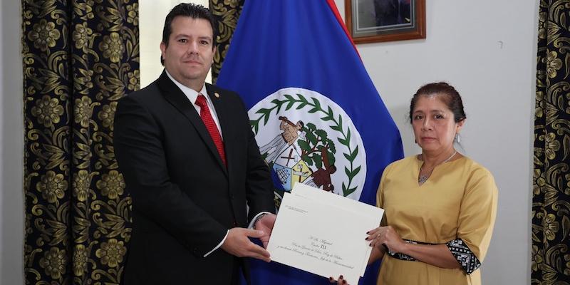 Embajador de Guatemala presenta cartas credenciales en Belice 
