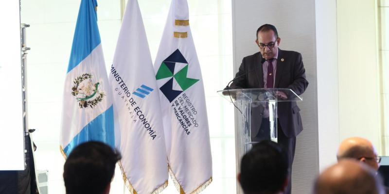 El viceministro de Asuntos Registrales, Juan Carlos Pellecer, presidió el evento.