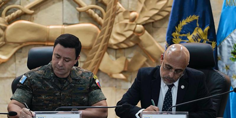 Suscriben Convenio de Cooperación Interinstitucional con el objetivo de fortalecer la Unidad de Defensa Aérea del Ministerio de Gobernación.