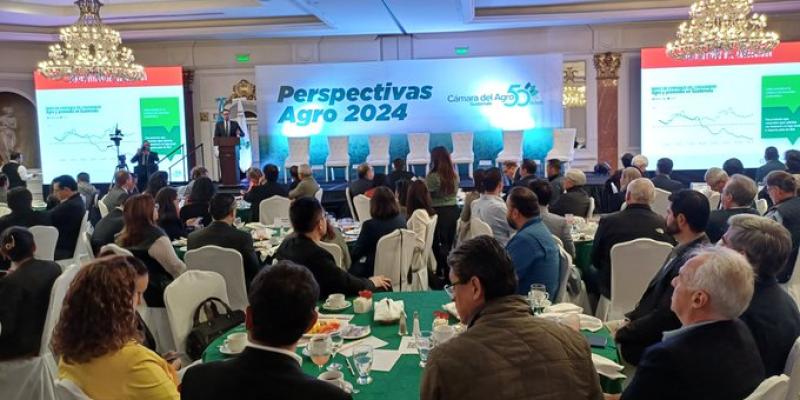 La Cámara del Agro organizó la conferencia "Perspectivas del Sector Agro de Guatemala 2024, Panorama Político, Económico y Social”.