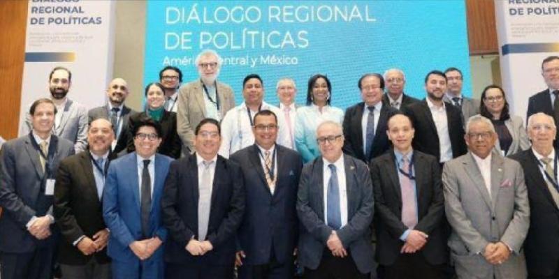 Ministro Víctor Ventura destaca iniciativa de universalización del acceso a la energía eléctrica en Guatemala