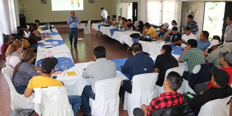 Huehuetenango: extensionistas amplían sus conocimientos sobre el RUA