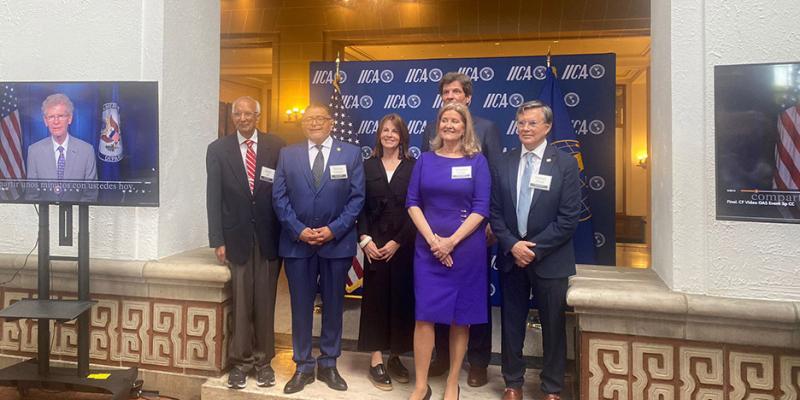 Ministro Estrada participó en presentación de proyecto VACS
