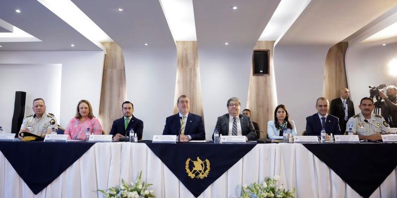 Presidente en presentación de PNC