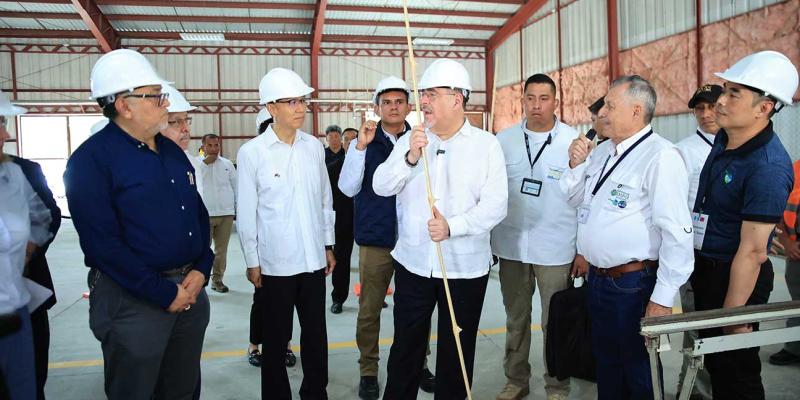 Presidente Arévalo visita Centro de Transformación e Investigación del Bambú