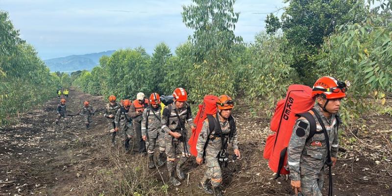 Ejército de Guatemala apoya las tareas de búsqueda y rescate de aeronave desaparecida al norte de Escuintla.