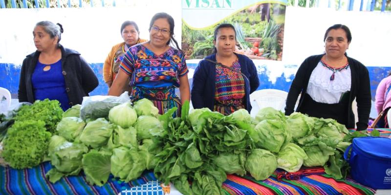Presidente Arévalo y vicepresidenta Herrera inauguran Feria del Agricultor